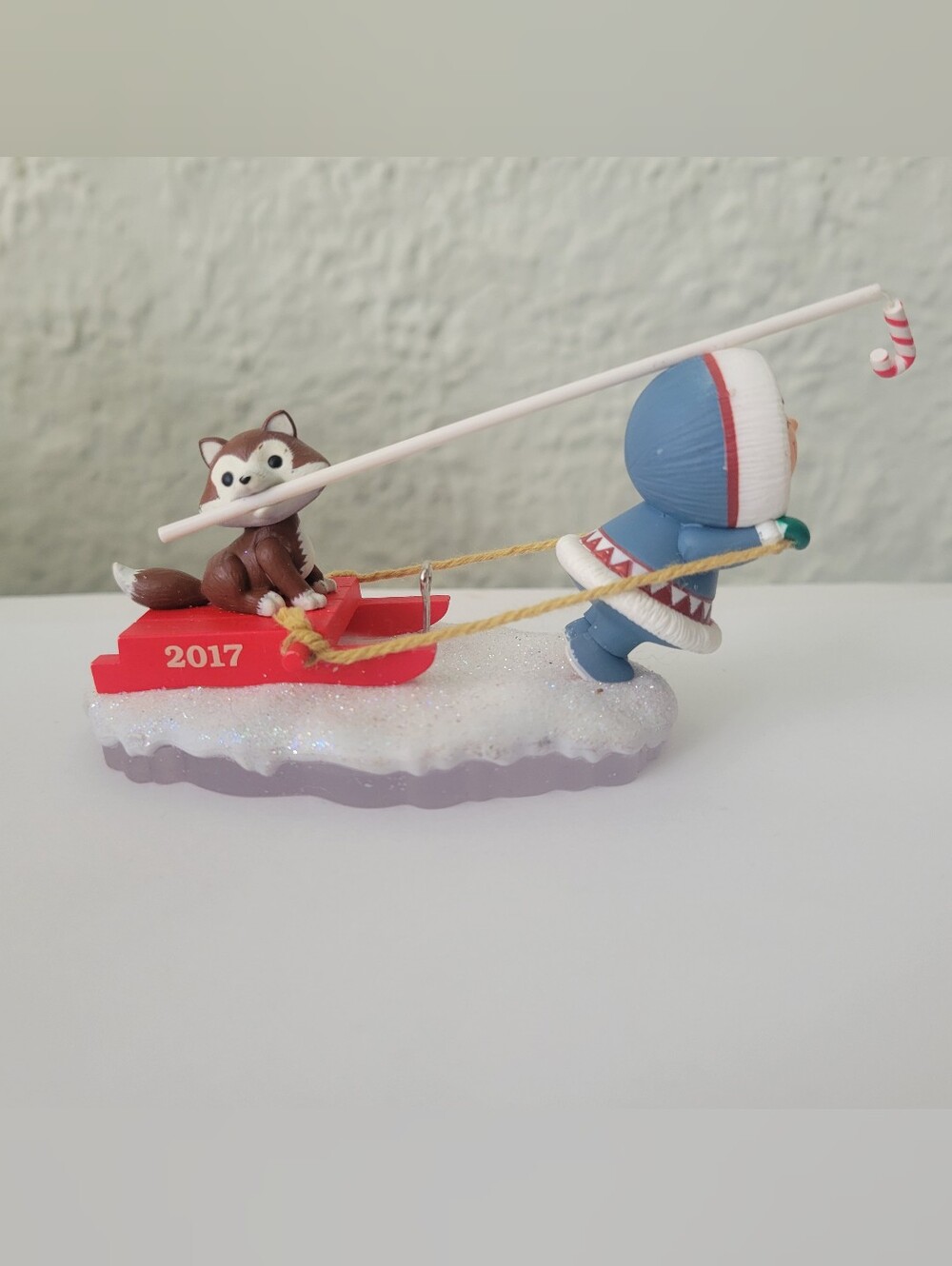 Hallmark Frosty Friends Figurine 2017 Tom Best Fox Eskimo Candy Cane No Box
